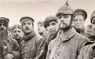 Illustration for article titled The Real Story Behind the 1914 Christmas Truce in World War I